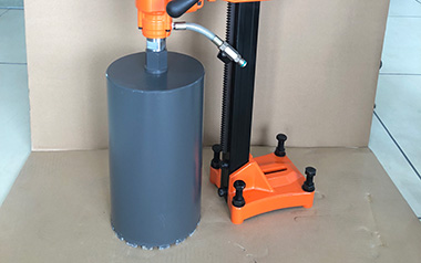 磁力鉆磁性減弱或者無磁性是由什么原因造成的？